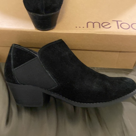 *NIB* me Too Zola Slip-on Black Ankle Bootie - Picture 4 of 8